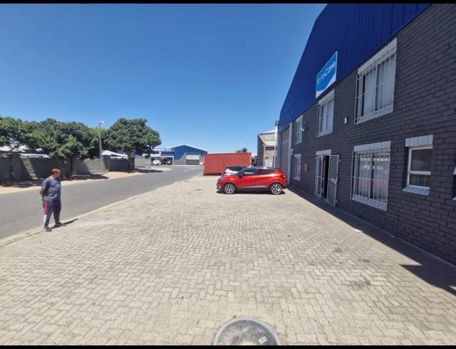 652M² WAREHOUSE TO LET IN OKAVANGO PARK